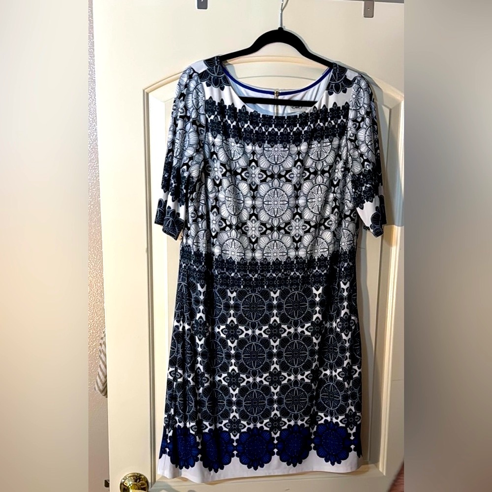 Eliza J Crew Neck Dark Blue and White Flutter Sleeve Sheath Midi Dress 16